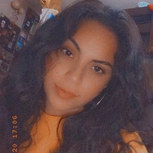 Meet your Posher, Yesenia